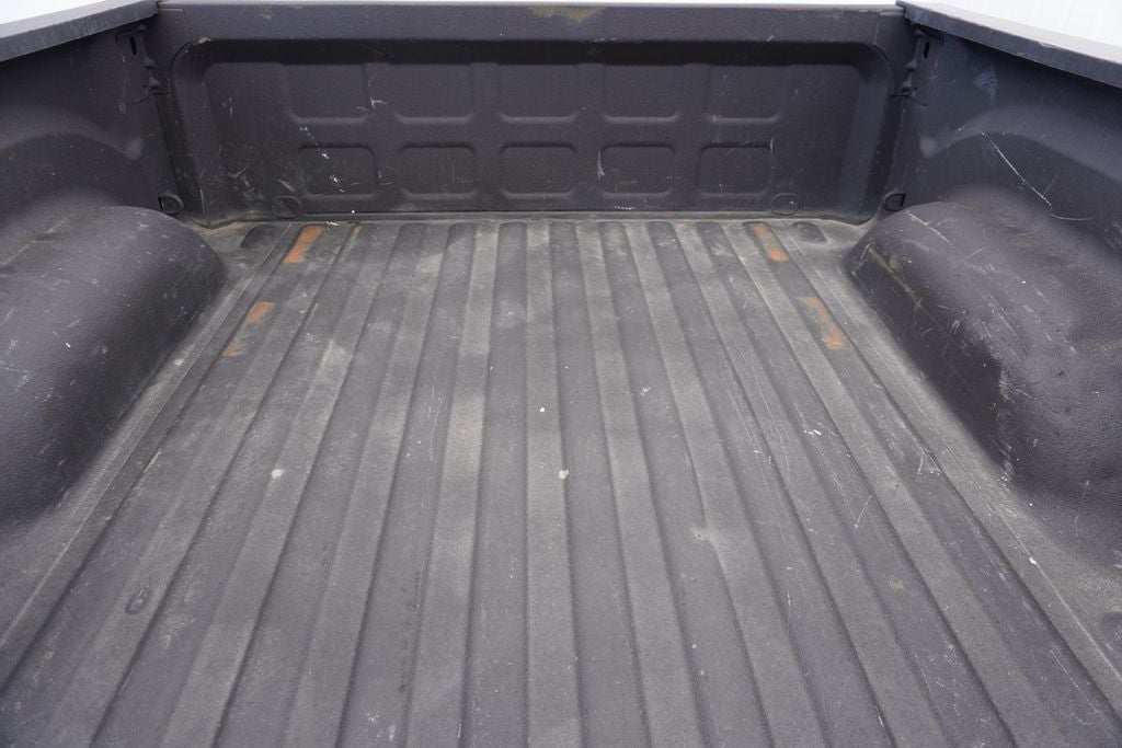 2022 RAM 1500 Classic SLT Crew Cab 4x4 5'7' Box