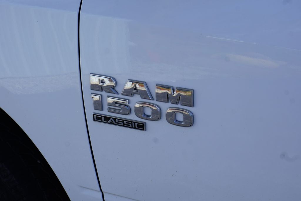 2022 RAM 1500 Classic SLT Crew Cab 4x4 5'7' Box
