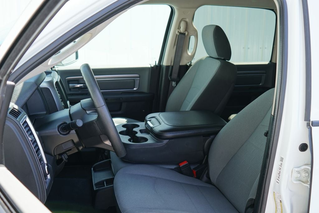 2022 RAM 1500 Classic SLT Crew Cab 4x4 5'7' Box
