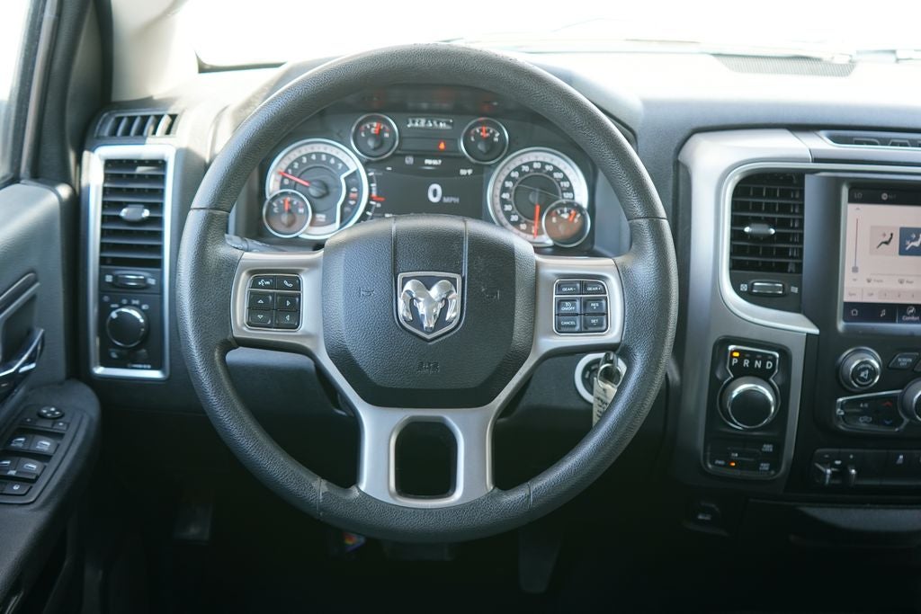 2022 RAM 1500 Classic SLT Crew Cab 4x4 5'7' Box