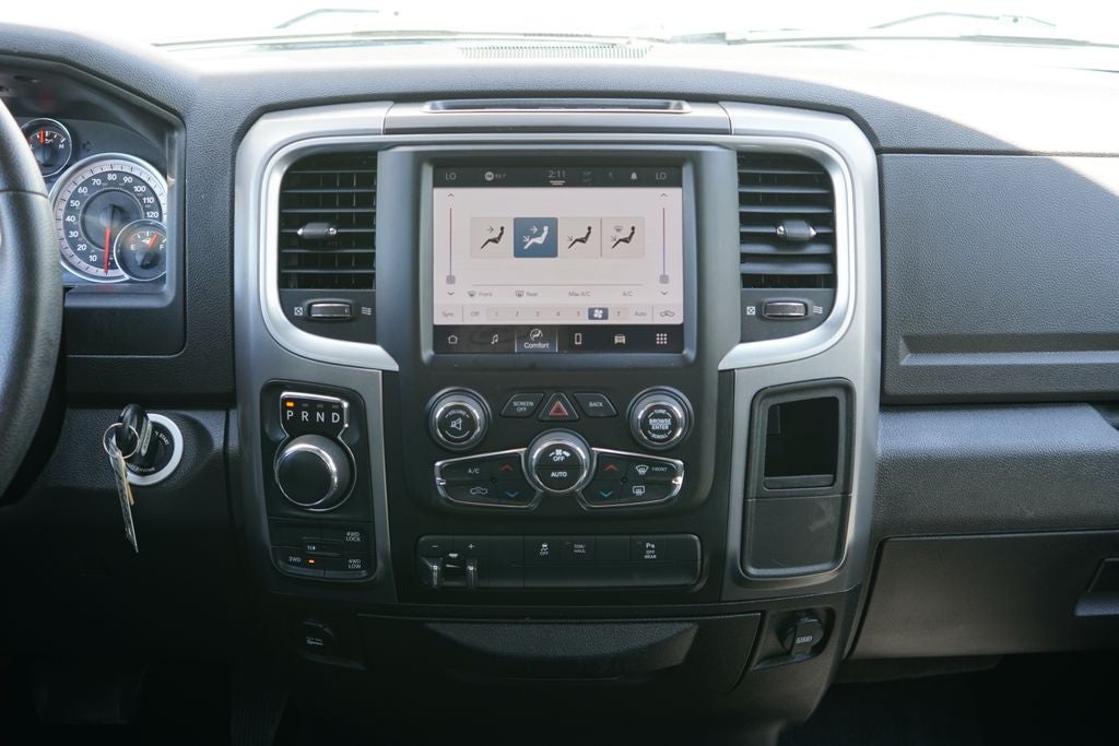 2022 RAM 1500 Classic SLT Crew Cab 4x4 5'7' Box