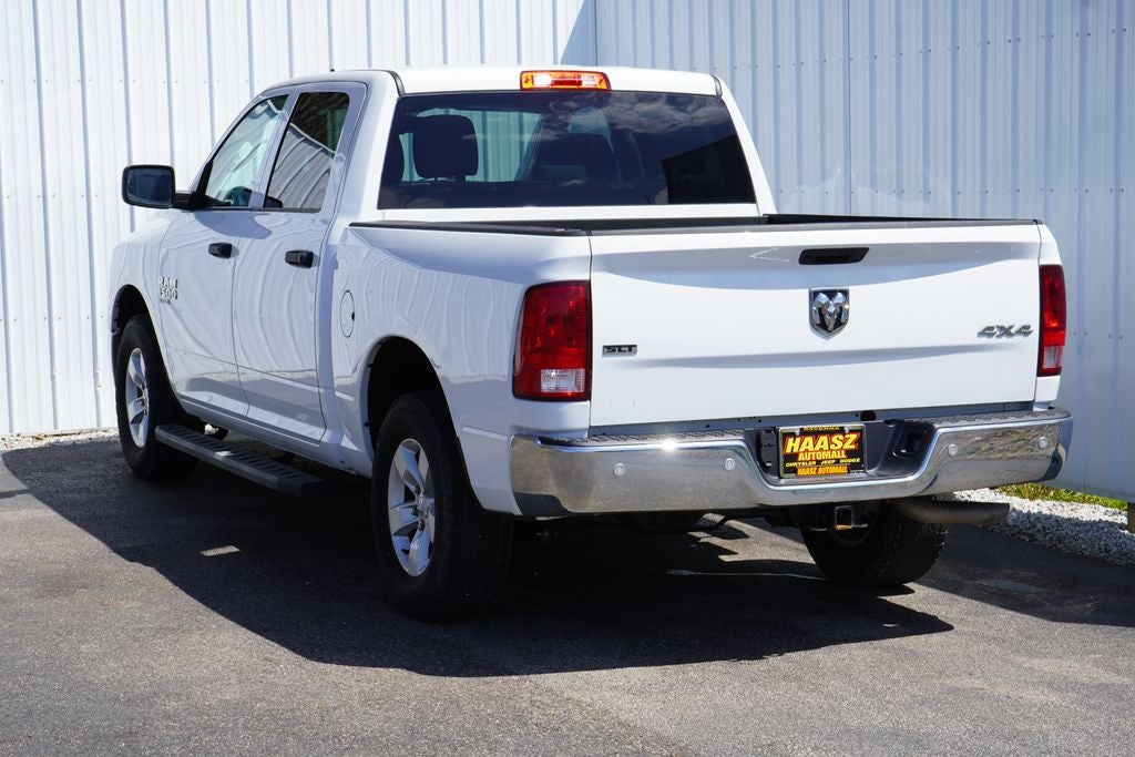 2022 RAM 1500 Classic SLT Crew Cab 4x4 5'7' Box