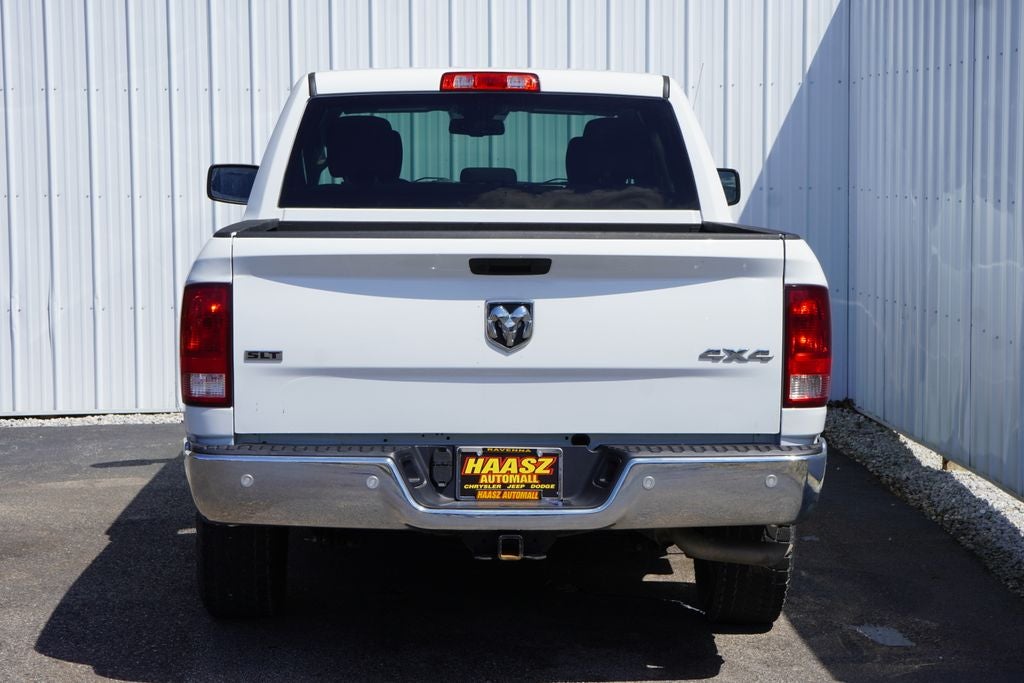 2022 RAM 1500 Classic SLT Crew Cab 4x4 5'7' Box
