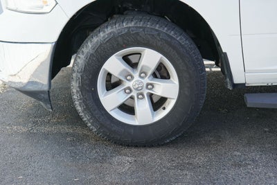 2022 RAM 1500 Classic SLT Crew Cab 4x4 5'7' Box