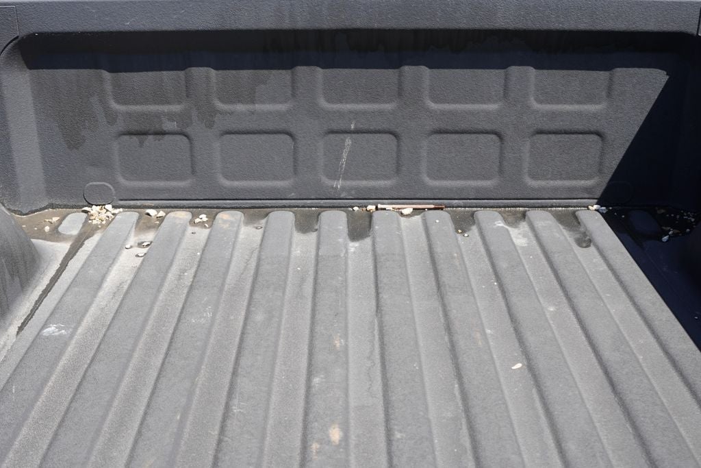 2022 RAM 1500 Classic SLT Crew Cab 4x4 5'7' Box