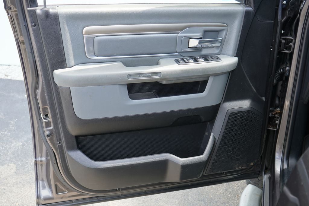 2017 RAM 1500 Big Horn Crew Cab 4x4 5'7' Box