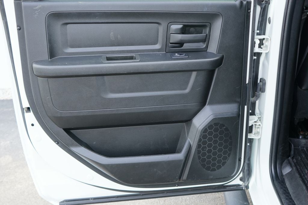 2022 RAM 2500 Tradesman Crew Cab 4x4 6'4' Box