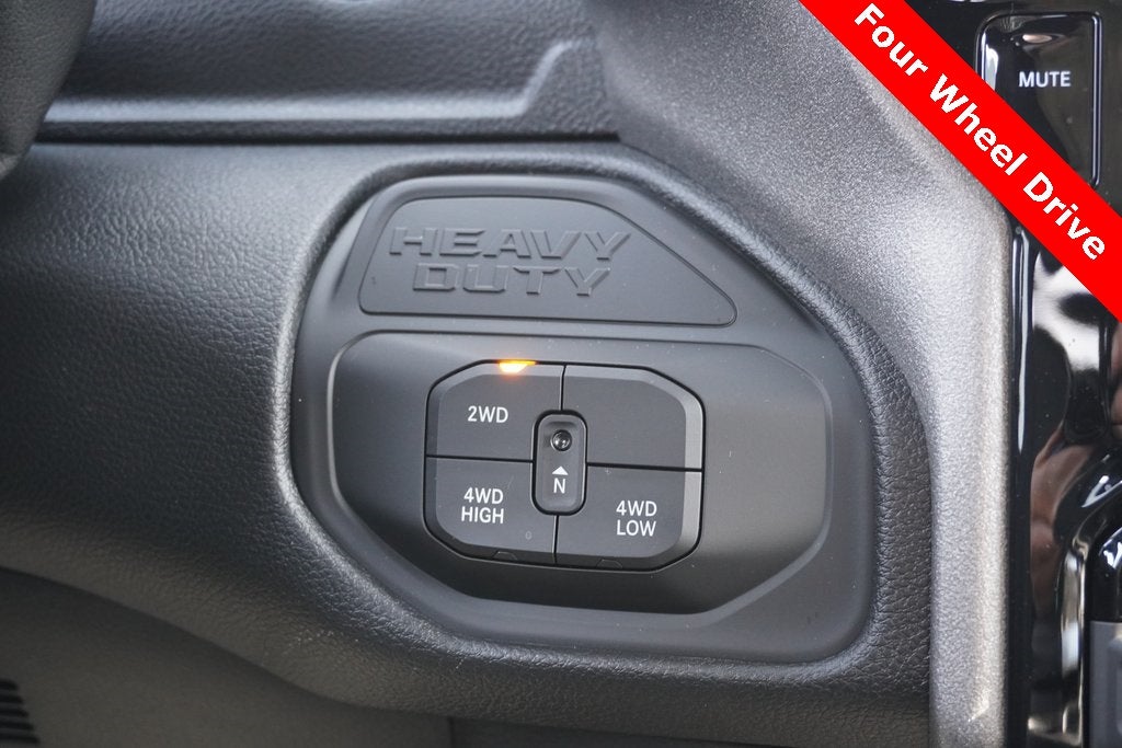 2026 RAM Ram 2500 RAM 2500 BLACK EXPRESS CREW CAB 4X4 6'4' BOX