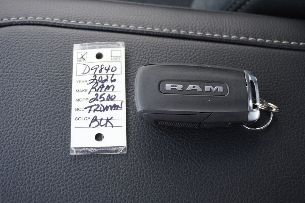 2026 RAM Ram 2500 RAM 2500 BLACK EXPRESS CREW CAB 4X4 6'4' BOX