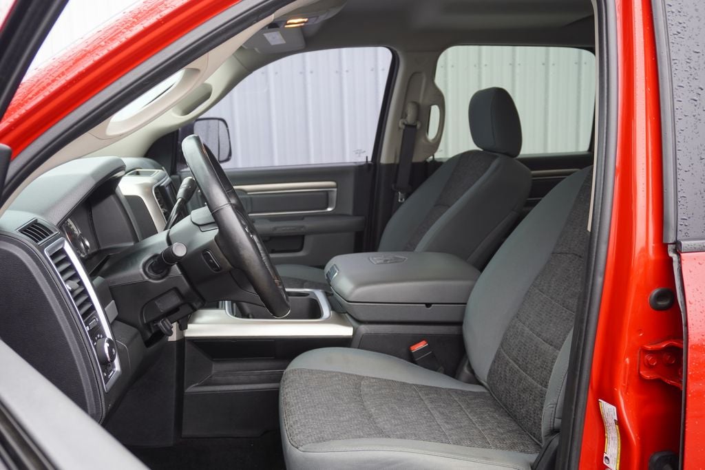 2017 RAM 2500 Big Horn Crew Cab 4x4 8' Box