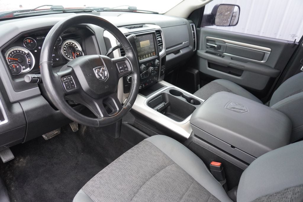 2017 RAM 2500 Big Horn Crew Cab 4x4 8' Box