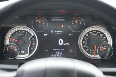 2017 RAM 2500 Big Horn Crew Cab 4x4 8' Box