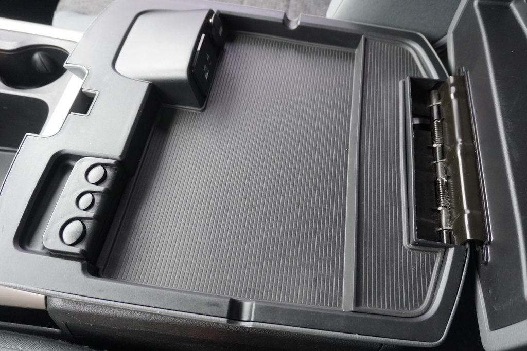 2017 RAM 2500 Big Horn Crew Cab 4x4 8' Box