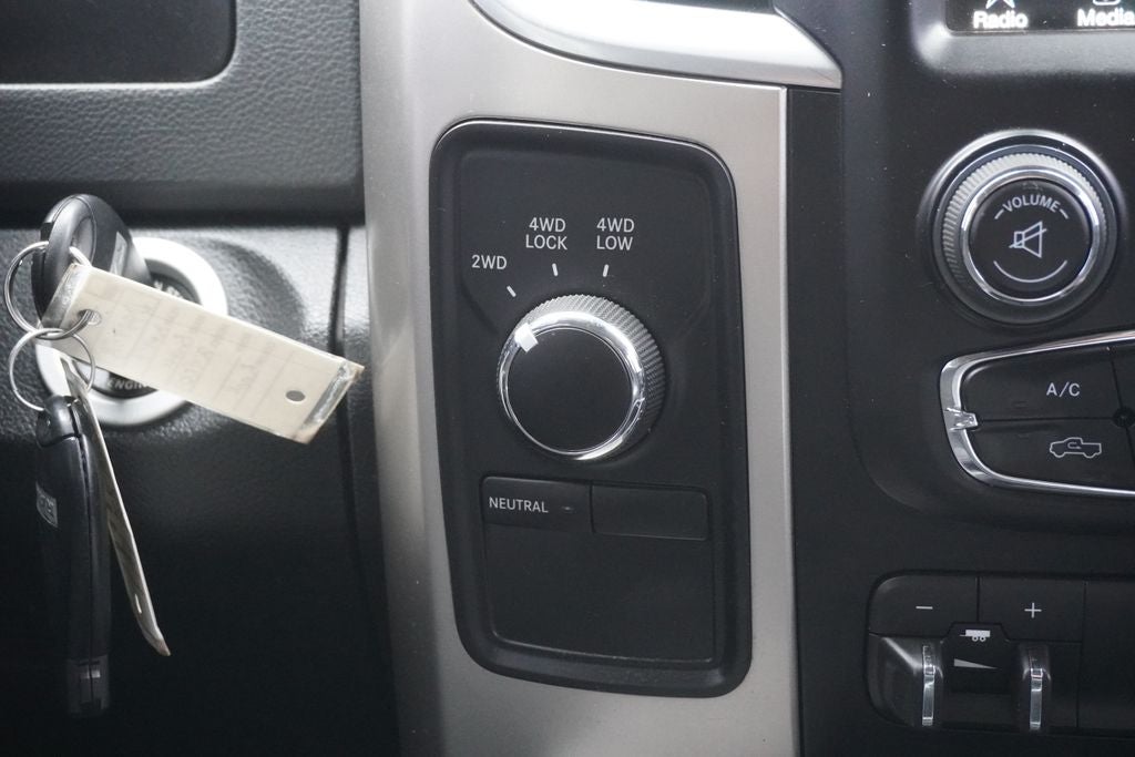 2017 RAM 2500 Big Horn Crew Cab 4x4 8' Box