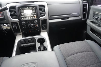 2017 RAM 2500 Big Horn Crew Cab 4x4 8' Box