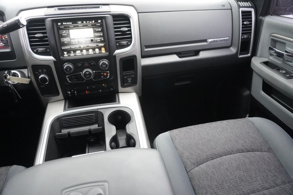 2017 RAM 2500 Big Horn Crew Cab 4x4 8' Box