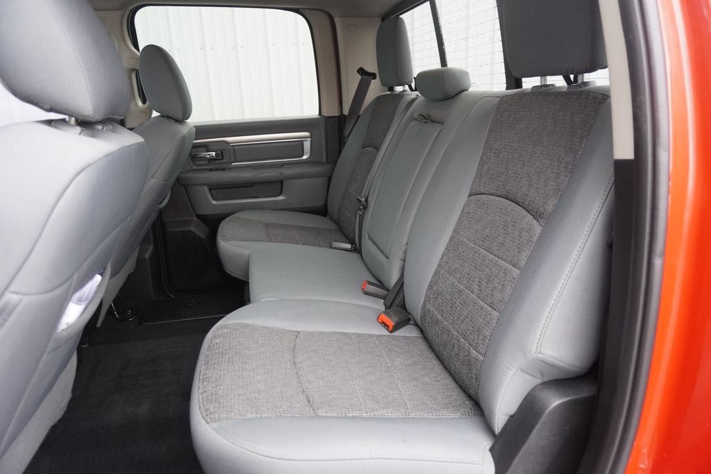 2017 RAM 2500 Big Horn Crew Cab 4x4 8' Box