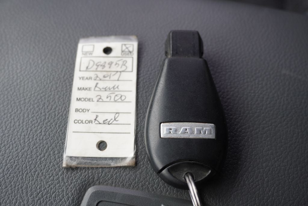 2017 RAM 2500 Big Horn Crew Cab 4x4 8' Box