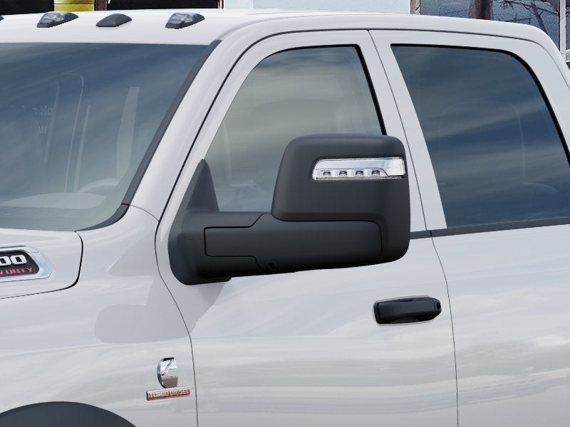 2027 RAM Ram 5500 Chassis Cab RAM 5500 TRADESMAN CHASSIS CREW CAB 4X4 84' CA