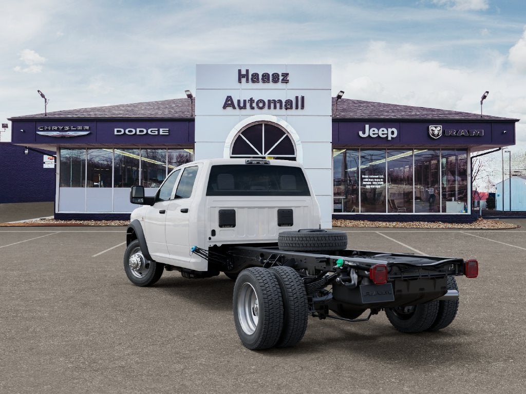 2027 RAM Ram 5500 Chassis Cab RAM 5500 TRADESMAN CHASSIS CREW CAB 4X4 84' CA