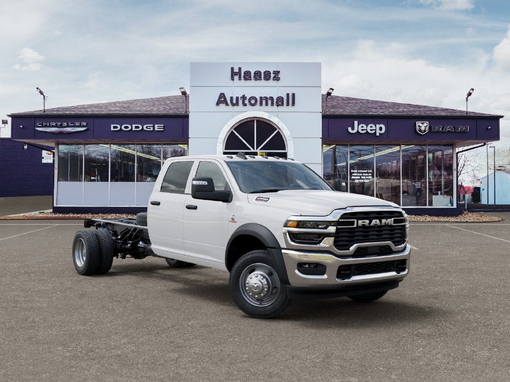 2027 RAM Ram 5500 Chassis Cab RAM 5500 TRADESMAN CHASSIS CREW CAB 4X4 84' CA