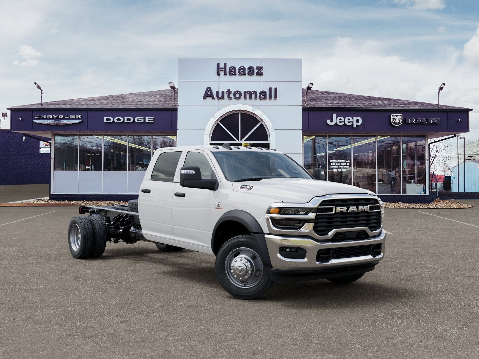 2027 RAM Ram 5500 Chassis Cab RAM 5500 TRADESMAN CHASSIS CREW CAB 4X4 84' CA