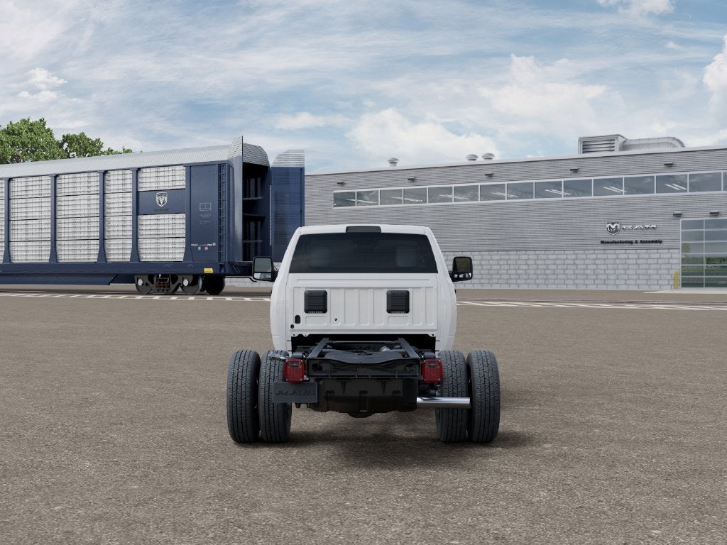 2027 RAM Ram 3500 Chassis Cab RAM 3500 TRADESMAN CHASSIS REGULAR CAB 4X4 60' CA