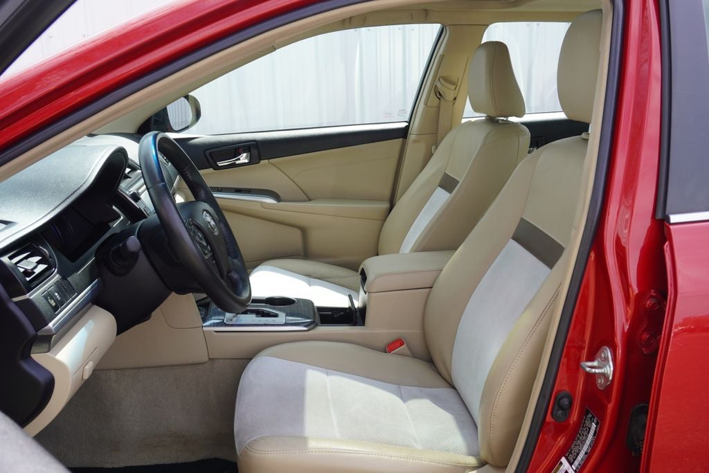 2014 Toyota Camry Hybrid XLE