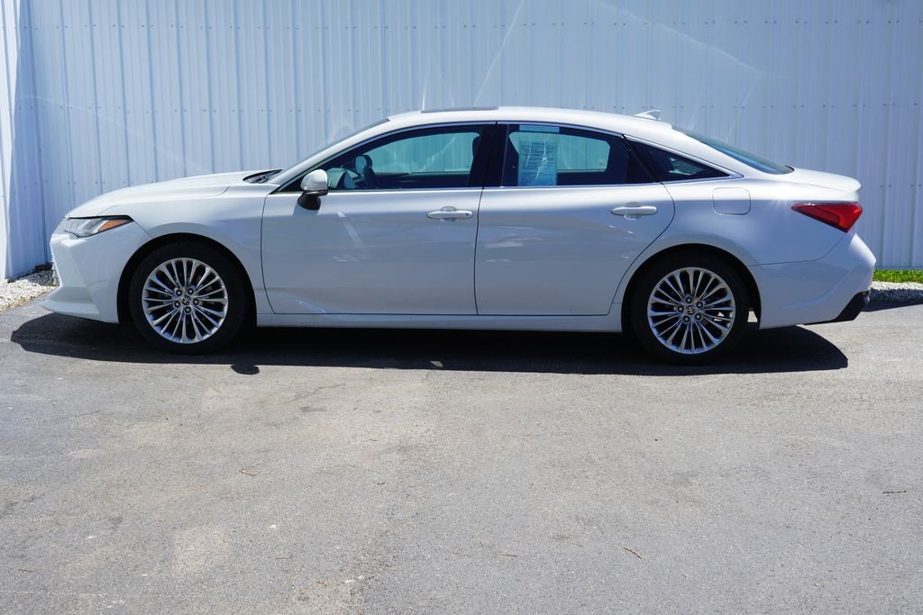 2022 Toyota Avalon Limited Hybrid
