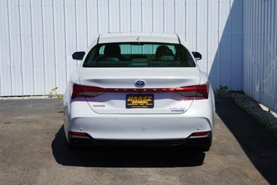 2022 Toyota Avalon Limited Hybrid