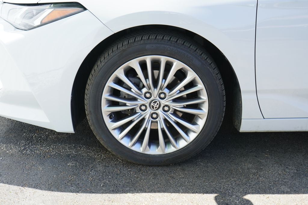 2022 Toyota Avalon Limited Hybrid