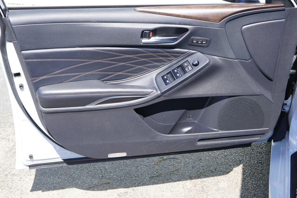 2022 Toyota Avalon Limited Hybrid