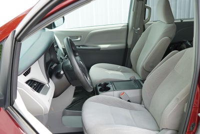 2017 Toyota Sienna LE 8 Passenger