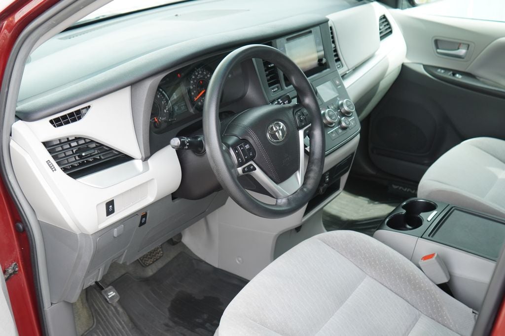 2017 Toyota Sienna LE 8 Passenger