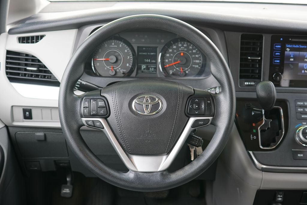 2017 Toyota Sienna LE 8 Passenger