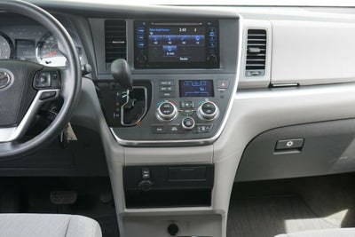 2017 Toyota Sienna LE 8 Passenger