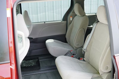 2017 Toyota Sienna LE 8 Passenger