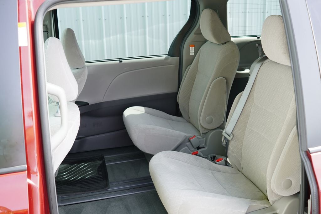 2017 Toyota Sienna LE 8 Passenger