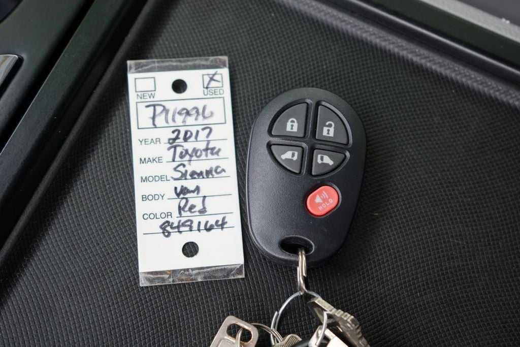 2017 Toyota Sienna LE 8 Passenger