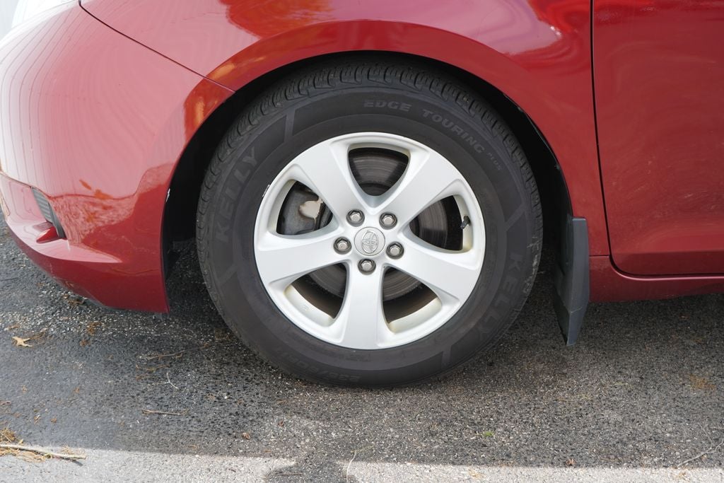 2017 Toyota Sienna LE 8 Passenger