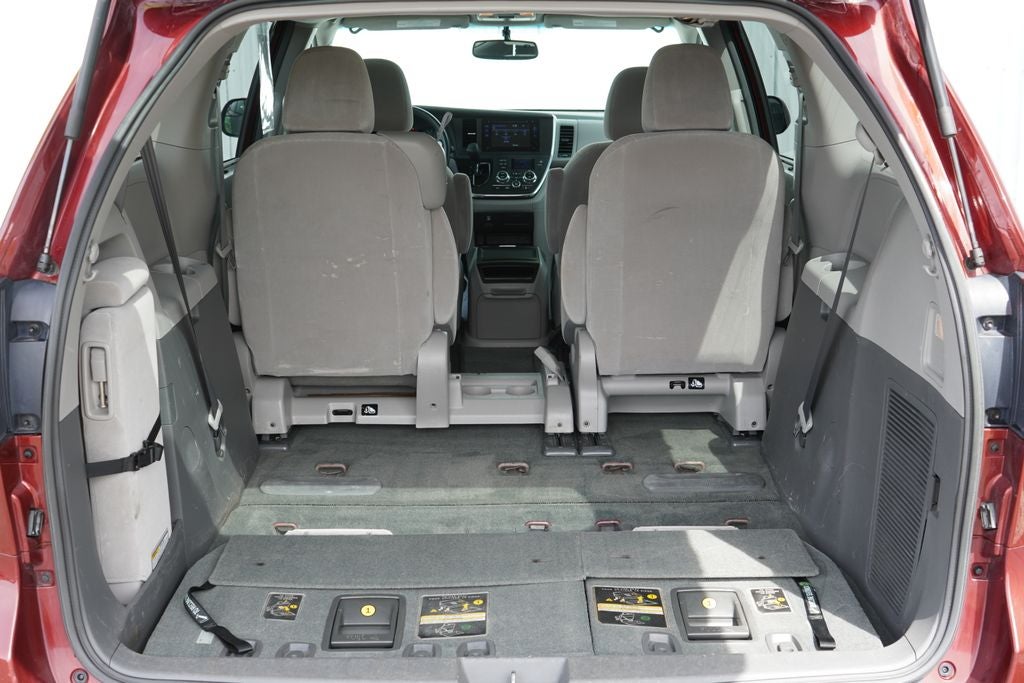2017 Toyota Sienna LE 8 Passenger
