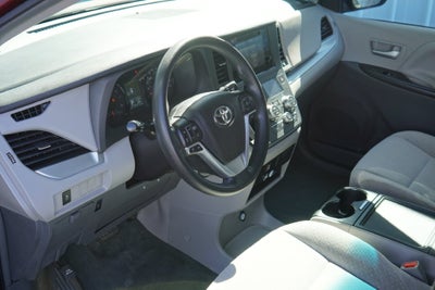 2017 Toyota Sienna LE 8 Passenger