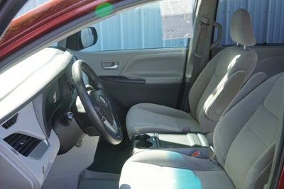 2017 Toyota Sienna LE 8 Passenger