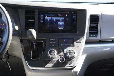 2017 Toyota Sienna LE 8 Passenger