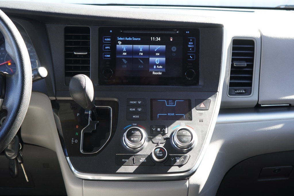 2017 Toyota Sienna LE 8 Passenger
