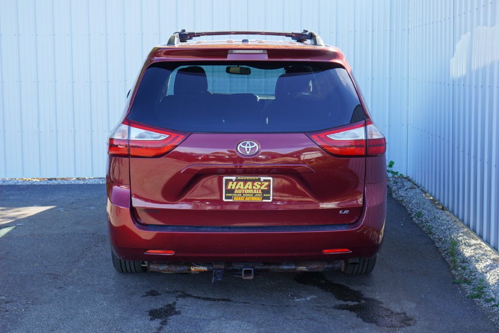 2017 Toyota Sienna LE 8 Passenger