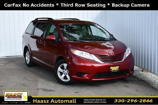 2017 Toyota Sienna LE 8 Passenger