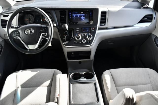 2017 Toyota Sienna LE 8 Passenger