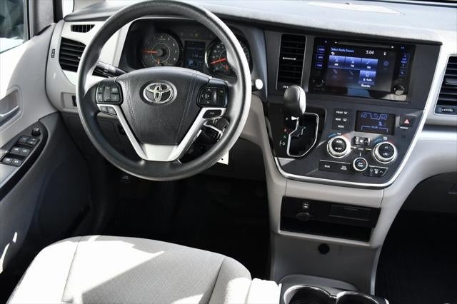 2017 Toyota Sienna LE 8 Passenger