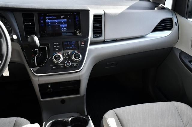 2017 Toyota Sienna LE 8 Passenger